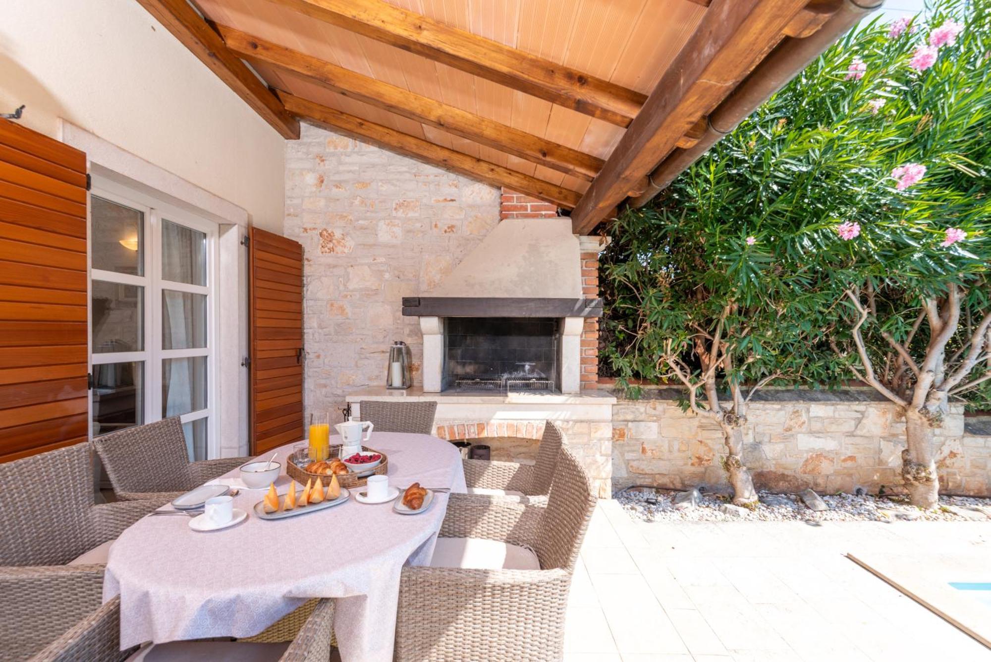 Villa Mia Lea Tar-Vabriga Buitenkant foto